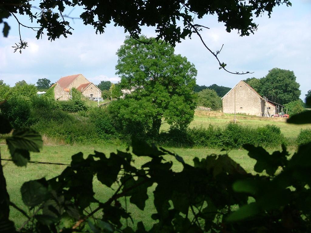 Bed and Breakfast Domaine de La Madeleine Ygrande Exterior foto